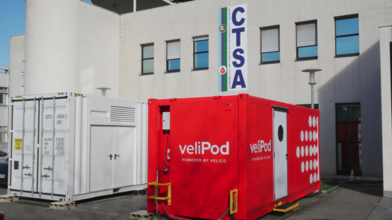 L’ARMÉE FRANÇAISE TESTE UNE TECHNOLOGIE DE PLASMA SEC QUI POURRAIT RÉVOLUTIONNER LA TRANSFUSION SANGUINE SUR LE TERRAIN