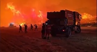INCENDIE EN ESPAGNE : PLUS DE 12 000 HA BRÛLÉS ET UN « RISQUE DE PROPAGATION TRÈS ÉLEVÉ », ALERTENT LES AUTORITÉS
