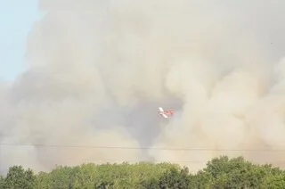 HABITATIONS DÉTRUITES, PRÈS DE 300 HECTARES BRÛLÉS… LES IMAGES IMPRESSIONNANTES DE L’INCENDIE EN MAINE-ET-LOIRE