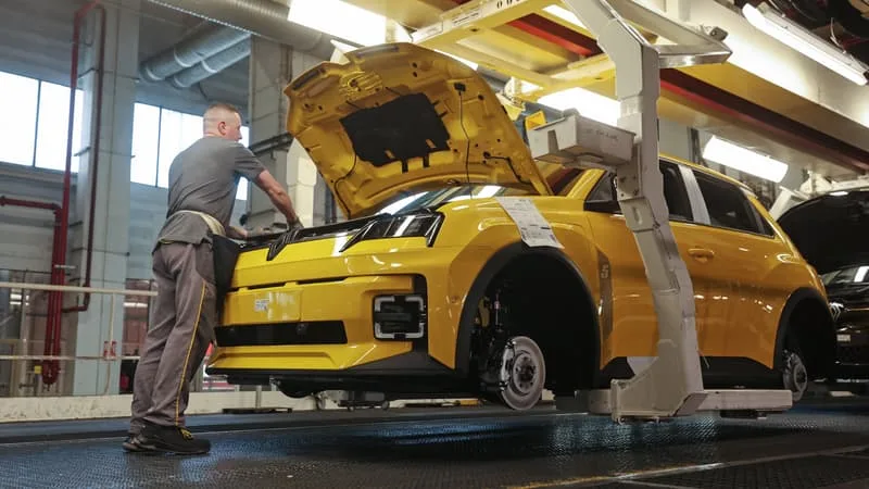 « SUCCÈS COMMERCIAL »: RENAULT ANNONCE AVOIR PRODUIT 1 MILLION DE VOITURES ÉLECTRIQUES EN FRANCE EN 15 ANS