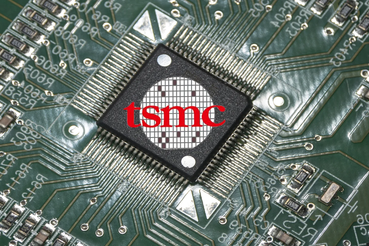 TSMC ACCÉLÈRE : SON 1,4 NM POURRAIT FINALEMENT DÉBARQUER DÈS AVRIL 2027