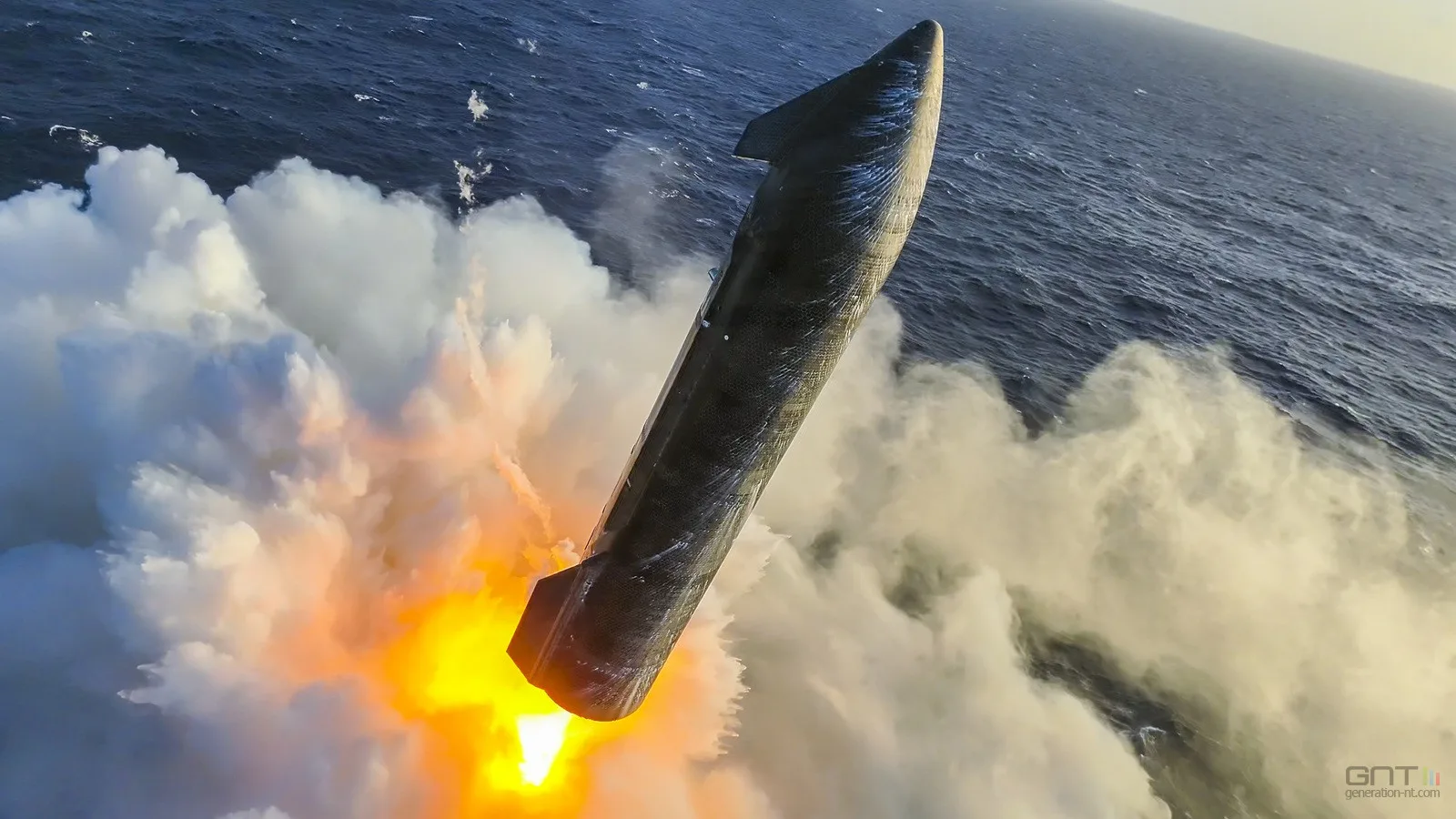 LE VAISSEAU STARSHIP DE SPACEX FLOTTE TOUJOURS ET UNE MISSION DE SAUVETAGE EST EN COURS !