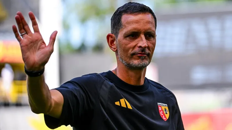 UN MARIAGE RATÉ: POURQUOI LENS S’EST SÉPARÉ AUSSI VITE DE DINO TOPPMÖLLER