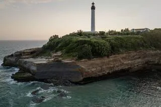 EFFONDREMENT D’UN PAN DE FALAISE À BIARRITZ : LES RECHERCHES ARRÊTÉES, LE DEUXIÈME CORPS INTROUVABLE