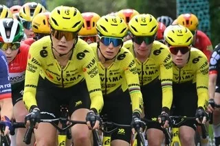 TOUR DE FRANCE FEMMES. LA COMPOSITION DE LA FORMATION VISMA-LEASE A BIKE AUTOUR DE PAULINE FERRAND-PRÉVOT