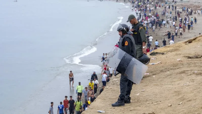 DIRECT. VAGUE MIGRATOIRE À CEUTA: PEDRO SÁNCHEZ ÉVOQUE « UNE VIOLATION DE L’INTÉGRITÉ TERRITORIALE DE L’ESPAGNE », LA FRANCE VA RENFORCER LES CONTRÔLES AUX FRONTIÈRES