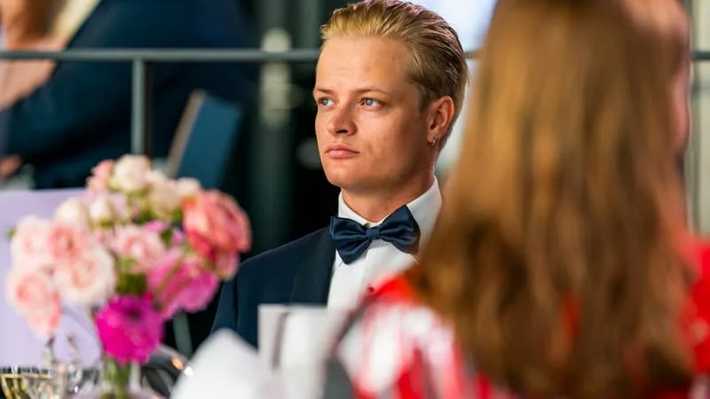 LE FILS DE LA PRINCESSE HÉRITIÈRE DE NORVÈGE CONDAMNÉ À QUATRE ANS DE PRISON POUR VIOLS ET VIOLENCES