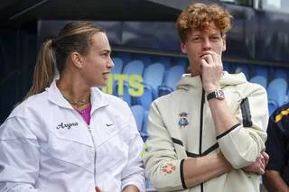 ROLAND-GARROS. ARYNA SABALENKA, JANNIK SINNER ET AU MOINS 20 AUTRES JOUEURS ÉCOURTERONT LEURS OBLIGATIONS MÉDIATIQUES