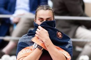 ROLAND-GARROS. « J’AI JUSTE ENVIE D’ARRÊTER LE TENNIS », LE DÉPIT DE SABALENKA APRÈS SON ÉLIMINATION CONTRE SHNAIDER