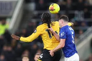 PREMIER LEAGUE. DÉSORMAIS, TIRER LES CHEVEUX D’UN ADVERSAIRE N’ENTRAÎNERA PLUS AUTOMATIQUEMENT UN CARTON ROUGE