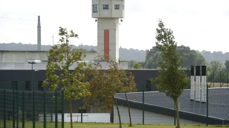 « VIOLENCES SYSTÉMIQUES » À LA PRISON DE CONDÉ-SUR-SARTHE: UNE ASSOCIATION SAISIT LA JUSTICE POUR « POUR FAIRE CESSER LES ATTEINTES GRAVES »