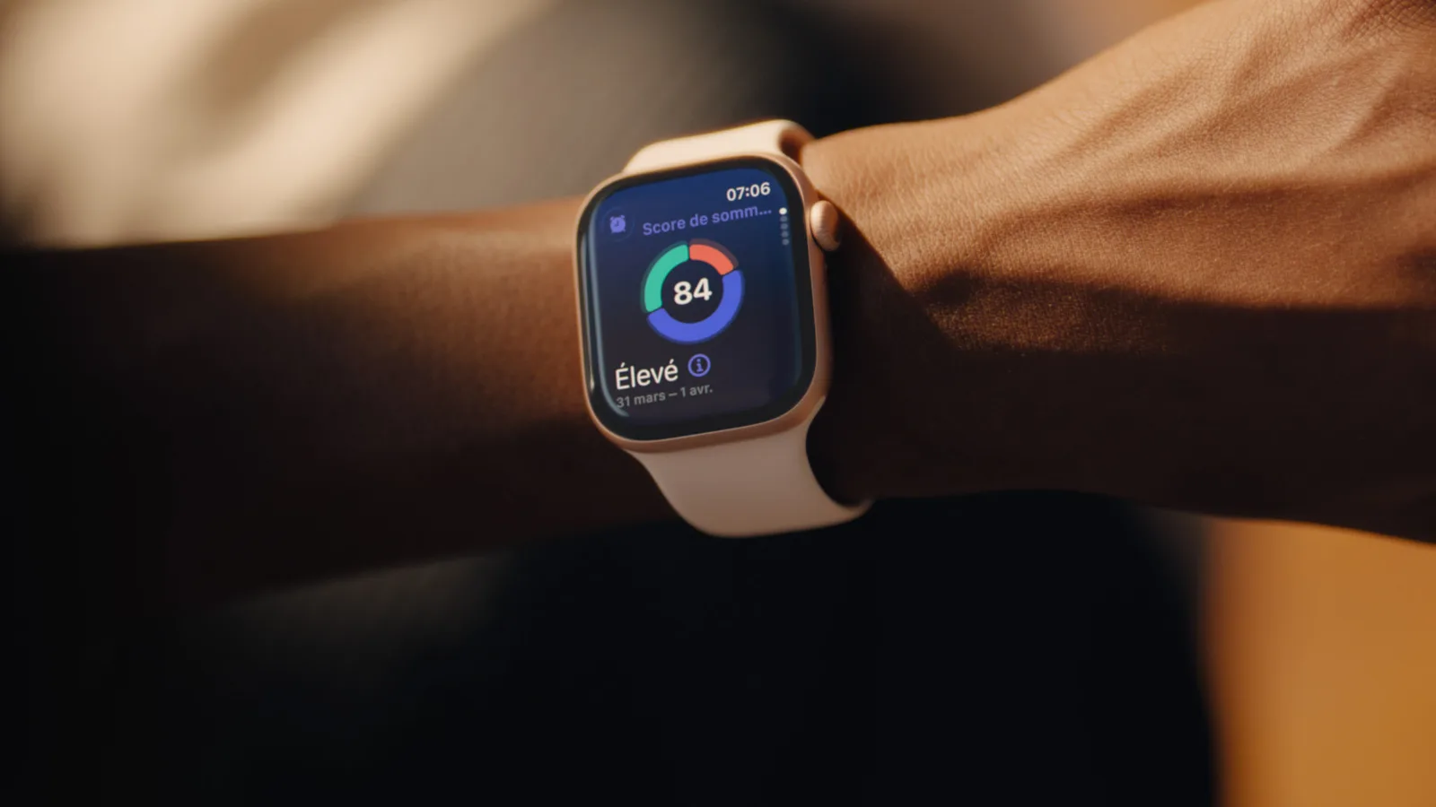 APPLE DOMINE LARGEMENT LE MARCHÉ DES MONTRES CONNECTÉES IA EN 2026