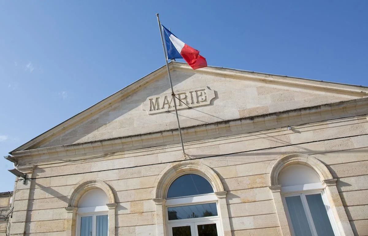 ESSONNE : « MISTER SKYMAN » TACLE L’INTERDICTION DU LANCER DE NAIN À MORSANG-SUR-ORGE