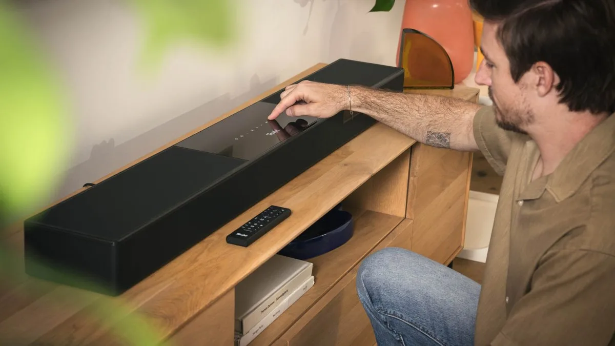 TEUFEL CINEBAR PRO 2 : UNE BARRE DE SON DOLBY ATMOS 5.1.2 À DIX HAUT-PARLEURS POUR UNE IMMERSION TOTALE