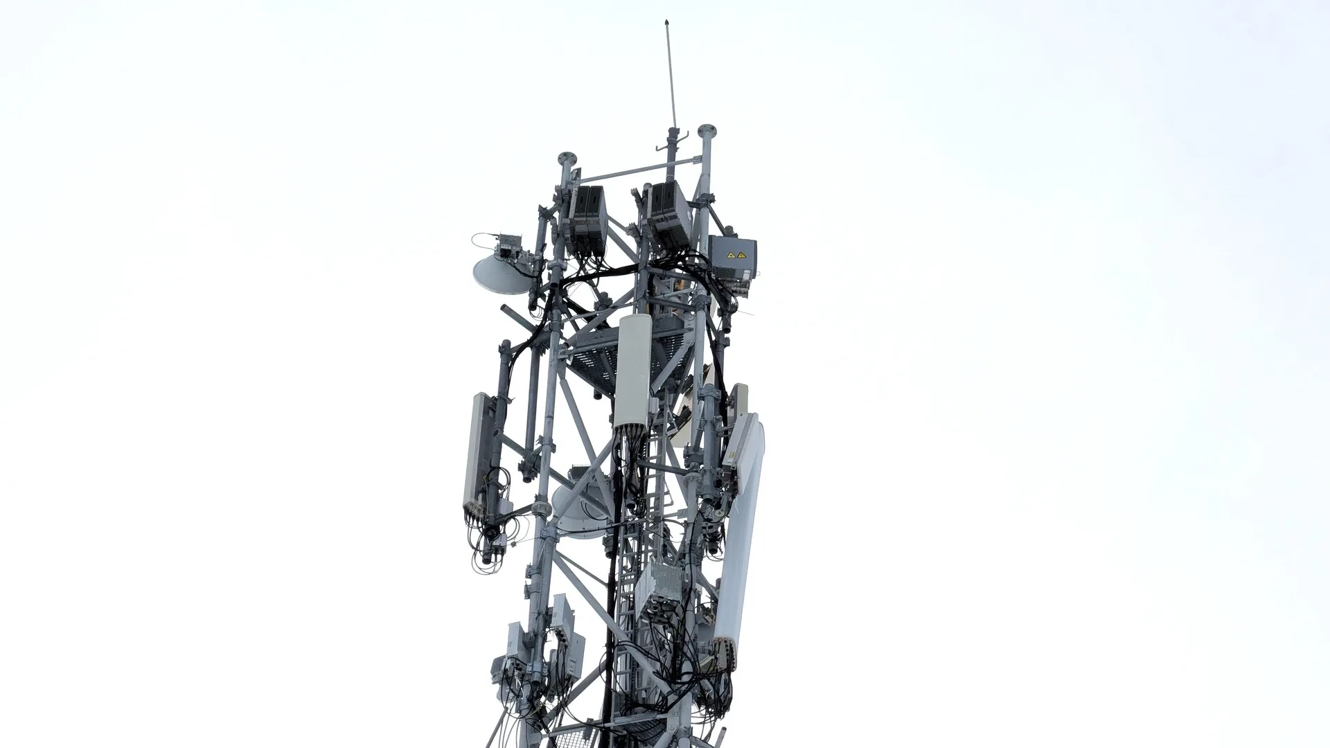 MOINS DE PANNES, MEILLEURE COUVERTURE, VOTRE RÉSEAU MOBILE VA CHANGER D’ICI 2030, VOICI CE QUE PRÉPARE L’ARCEP