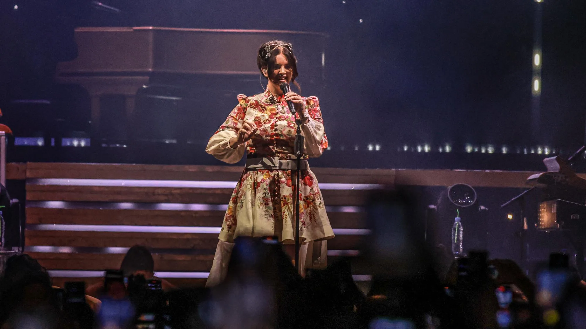 LANA DEL REY ANNONCE LA SORTIE DE DEUX ALBUMS, APRÈS DES ANNÉES D’ATTENTE