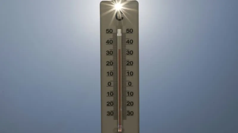 « JUSQU’À 39°C LOCALEMENT »: 60 DÉPARTEMENTS PLACÉS EN VIGILANCE ORANGE CANICULE CE SAMEDI