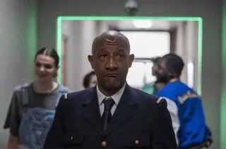 « DEMAIN NOUS APPARTIENT » : ÉDOUARD MONTOUTE ( « TAXI », « ASTÉRIX ET OBÉLIX ») REJOINT LE CASTING DU FEUILLETON DE TF1