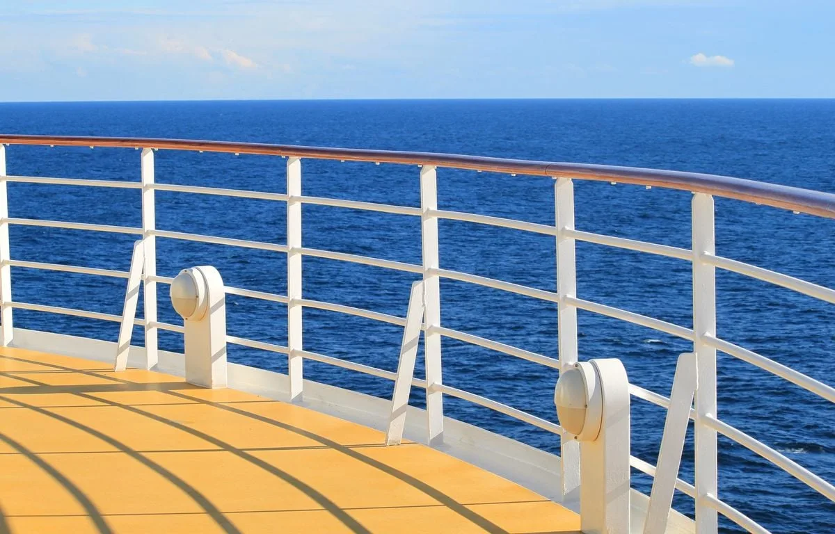 ESPAGNE : UNE EMPLOYÉE D’UN NAVIRE DE CROISIÈRE ACCUSÉE D’AVOIR EMPOISONNÉ LA BOUTEILLE D’EAU DE SA COLLÈGUE