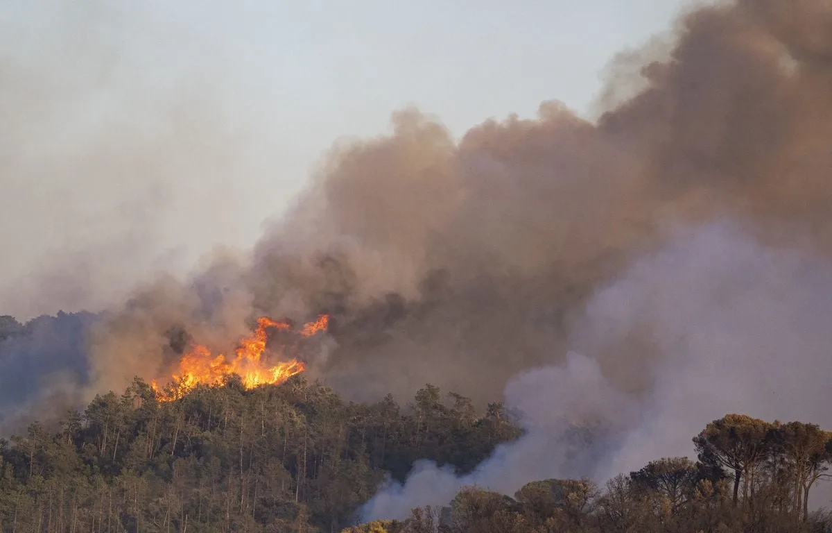 ESPAGNE : L’INCENDIE PRÈS DE LA COSTA BRAVA, EN PARTIE MAÎTRISÉ, A DÉJÀ BRÛLÉ 2.200 HECTARES
