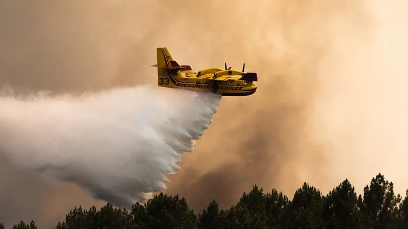 DIRECT. INCENDIES EN FRANCE: EN PROIE AUX FLAMMES, LA GIRONDE ET LES LANDES S’APPRÊTENT À VIVRE UN « FORT PIC DE CHALEUR »