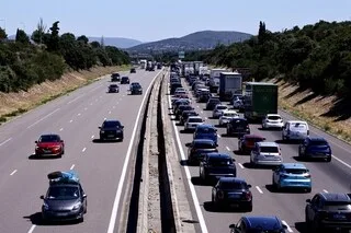 DÉPARTS EN VACANCES : TRAFIC CHARGÉ MAIS PAS NOIR SUR LES AUTOROUTES, SELON BISON FUTÉ