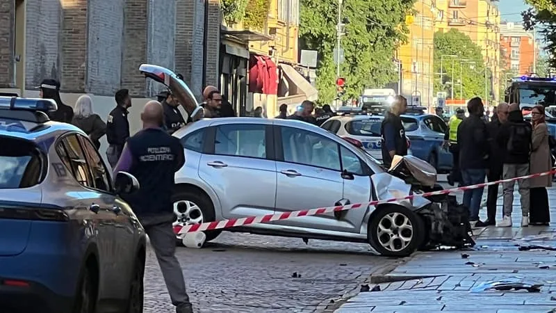 PASSANTS FAUCHÉS PAR UN AUTOMOBILISTE EN ITALIE: LA THÈSE DU TROUBLE PSYCHIATRIQUE PRIVILÉGIÉE PAR LES ENQUÊTEURS