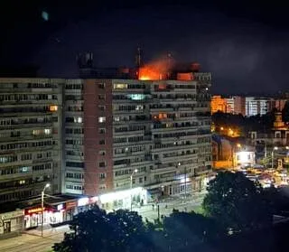 GUERRE EN UKRAINE : UN DRONE FRAPPE UN IMMEUBLE ET TUE UN ENFANT, DRONE RUSSE EN ROUMANIE… LE POINT SUR LA NUIT