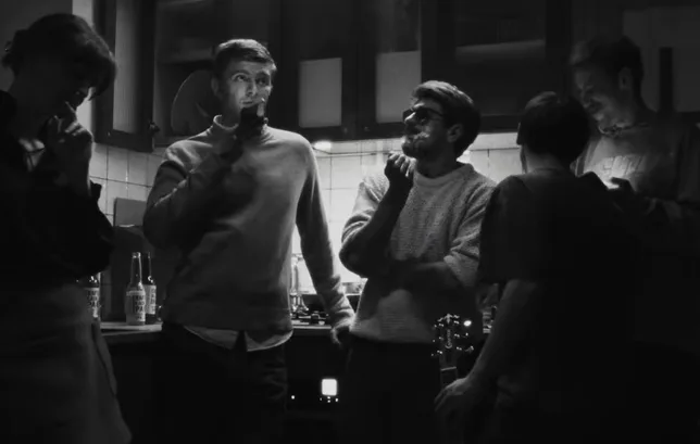 EN RUSSIE, LE SUCCÈS ÉTONNANT D’UN FILM INDÉPENDANT SUR “LE MOSCOU CONTEMPORAIN”