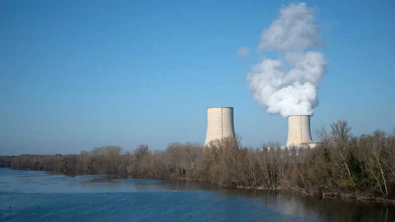 LA GARONNE NE DOIT PAS DÉPASSER LES 28 DEGRÉS: EDF ARRÊTE UNE NOUVELLE FOIS LA CENTRALE NUCLÉAIRE DE GOLFESH EN RAISON DE LA CANICULE
