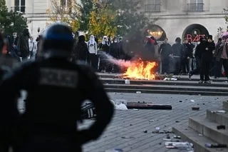 VIOLENCES DU 17 OCTOBRE : APRÈS LES SACCAGES, LA BATAILLE DES RESPONSABILITÉS EST VIOLENTE
