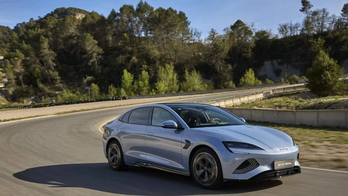 +22 % DE VENTES EN UN TRIMESTRE : LA REVANCHE INATTENDUE DES BERLINES FACE AUX SUV