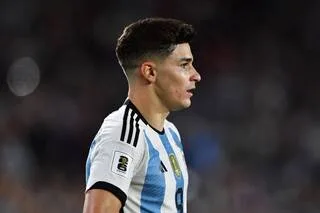 MERCATO REAL MADRID. LE CLUB SE RETIRE DU DOSSIER JULIAN ALVAREZ, LE FC BARCELONE SE RETROUVE EN POLE POSITION