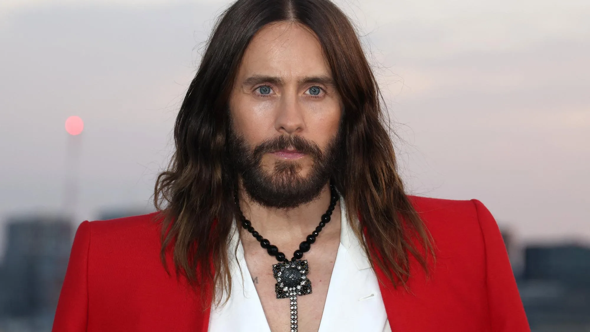 JARED LETO ACCUSÉ DE VIOLENCES SEXUELLES PAR PLUSIEURS FEMMES DANS UN DOCUMENTAIRE DE LA BBC