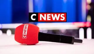 MISE EN DEMEURE PAR L’ARCOM, CNEWS CONTESTE ET MENACE DE SAISIR LE CONSEIL D’ÉTAT ET LES JURIDICTIONS EUROPÉENNES