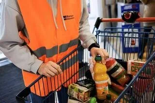 TRIBUNE. « AFFAIBLIR LES CENTRES COMMUNAUX D’ACTION SOCIALE, C’EST CAPITULER FACE À LA PAUVRETÉ »