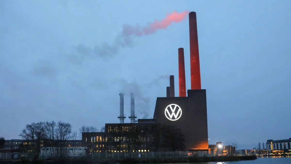 MOINS DE VOITURES, MOINS DE FINITIONS : LA DÉCISION CHOC DE VOLKSWAGEN POUR SURVIVRE À LA TEMPÊTE