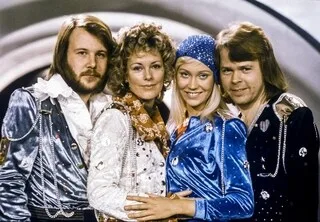 VOICI LES SECRETS DERRIÈRE LE SUCCÈS DU TUBE DANCING QUEEN D’ABBA, TOUJOURS AUSSI APPRÉCIÉ… MÊME PAR LES JEUNES