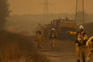 EN IMAGES. INCENDIE EN GIRONDE : MAISONS DÉTRUITES, HABITANTS ÉVACUÉS… LES POMPIERS FACE À UN « ORAGE DE FEU » INÉDIT
