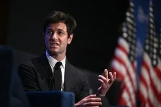TRUMP, FILS D’AMBASSADEUR, NBA… QUI EST JOSHUA KUSHNER, À L’INITIATIVE DU PROJET DE « VENTE DE LA COUPE DU MONDE » ?