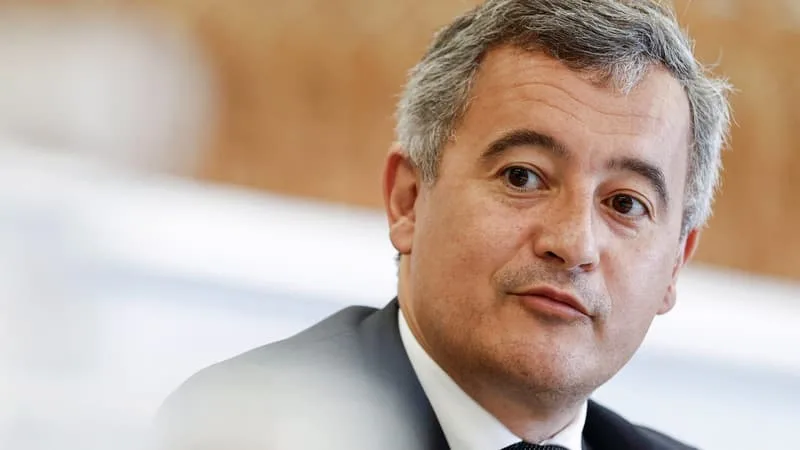 « IL FAUDRA CHANGER LA CONSTITUTION »: GÉRALD DARMANIN PROPOSE « UN MORATOIRE DE TROIS ANS SUR L’IMMIGRATION »