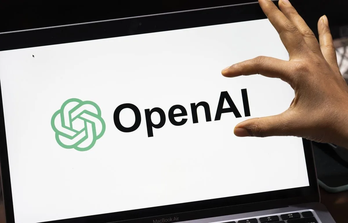 CHATGPT PREND FORME : OPENAI DÉVOILE SON PREMIER OBJET PHYSIQUE