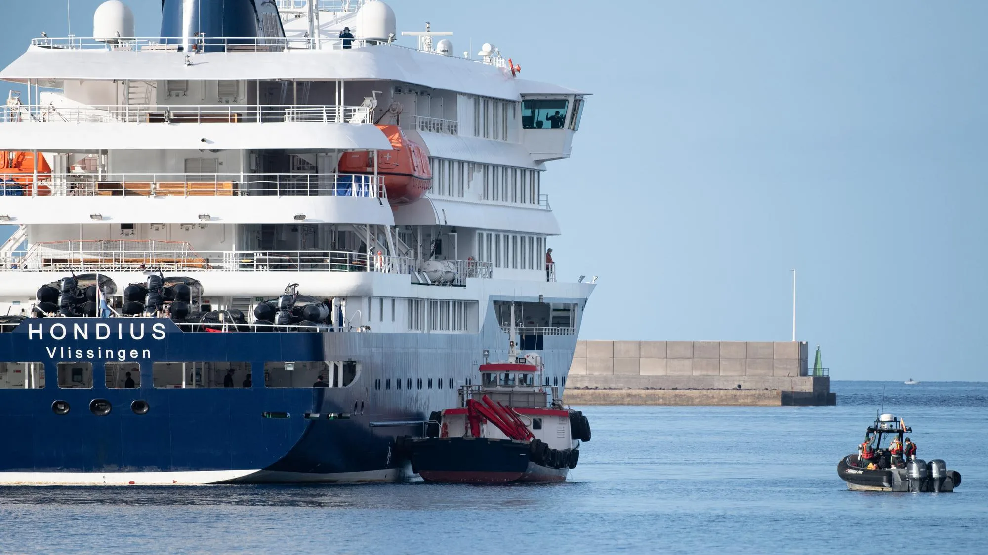 LES PASSAGERS DU MV HONDIUS SONT ÉVACUÉS AUX CANARIES, EN SUIVANT UN PROTOCOLE BIEN PRÉCIS