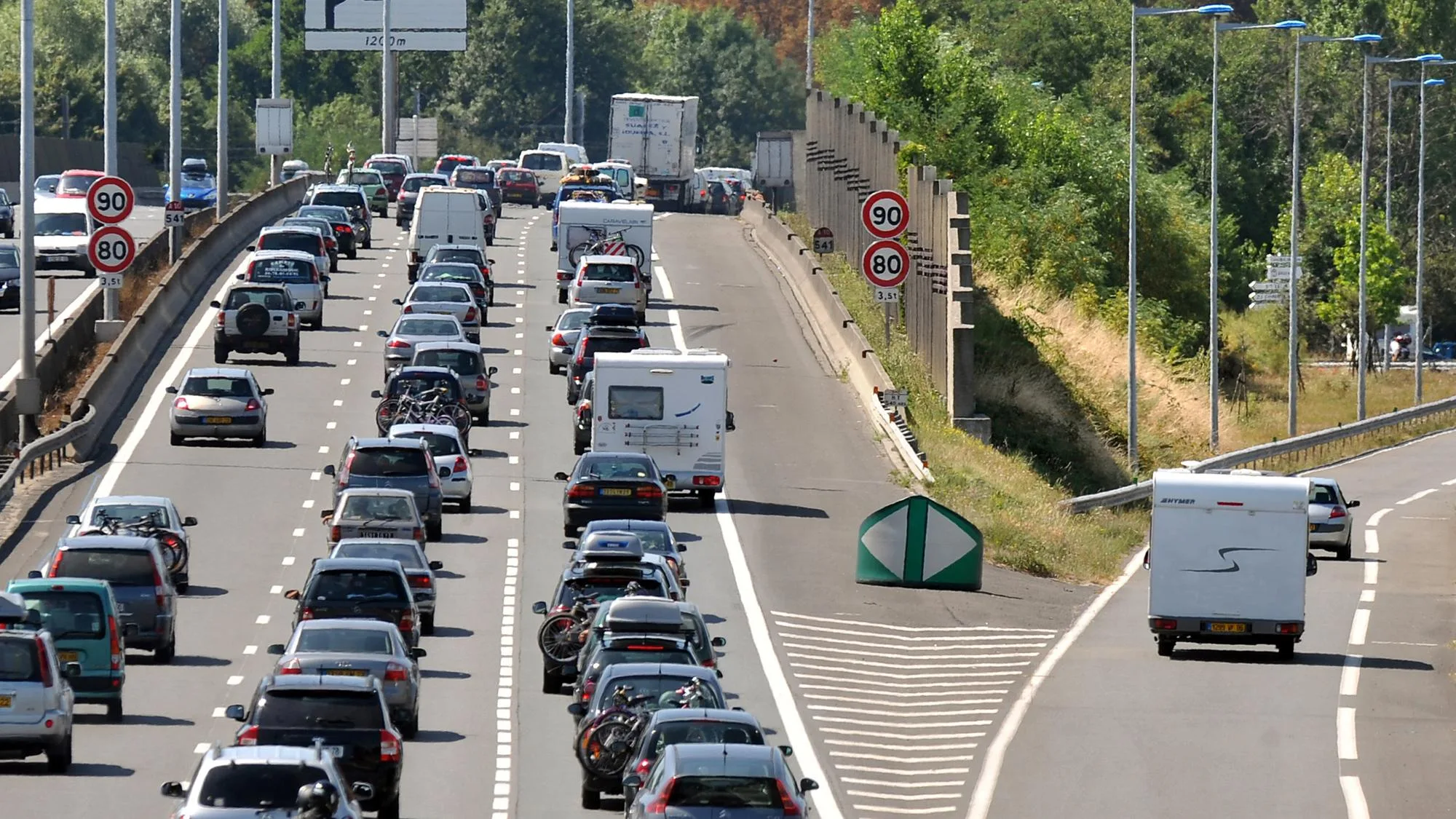BISON FUTÉ PRÉVOIT UN WEEK-END DU 14-JUILLET EN ROUGE ET NOIR (ET APPELLE À LA VIGILANCE AVEC LA CANICULE)