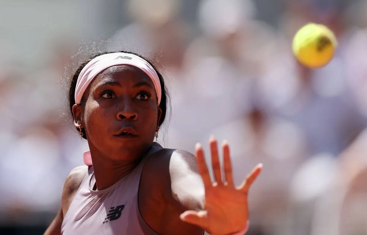 ROLAND-GARROS 2026 : « LA VOITURE ÉTAIT INUTILISABLE »… COCO GAUFF VICTIME D’UN ACCIDENT DE LA ROUTE AVANT SON MATCH