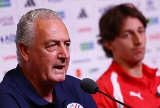 COUPE DU MONDE. « FRAPPEZ-MOI, JE VAIS ENCAISSER TOUS VOS COUPS » : QUAND LE SÉLECTIONNEUR PARAGUAYEN S’EMPORTE
