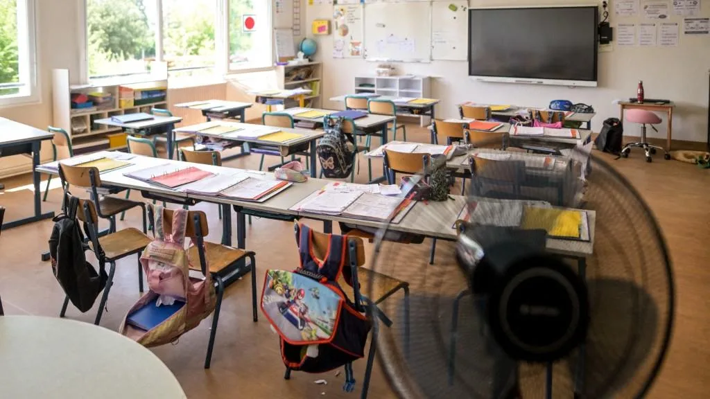 LES SYNDICATS D’ENSEIGNANTS APPELLENT À LA GRÈVE FACE À LA CANICULE ET « L’IMPRÉPARATION » DU GOUVERNEMENT