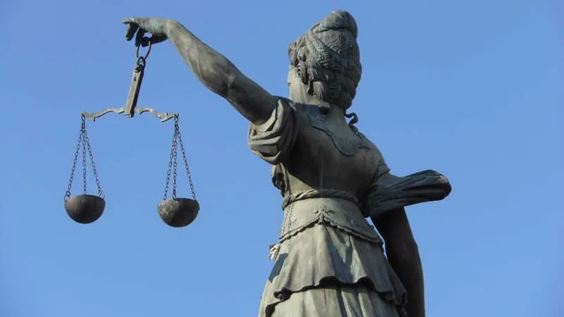 « IL AVAIT UN HAREM »: UN HOMME JUGÉ POUR VIOLS ET VIOLENCES SUR FOND D’EMPRISE ET DE POLYGAMIE DANS LE PAS-DE-CALAIS