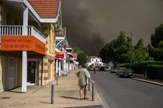 « COUP DE TONNERRE ÉCONOMIQUE » : QUELLES SOLUTIONS POUR LES 14 500 ENTREPRISES TOUCHÉES PAR LES INCENDIES EN GIRONDE ?