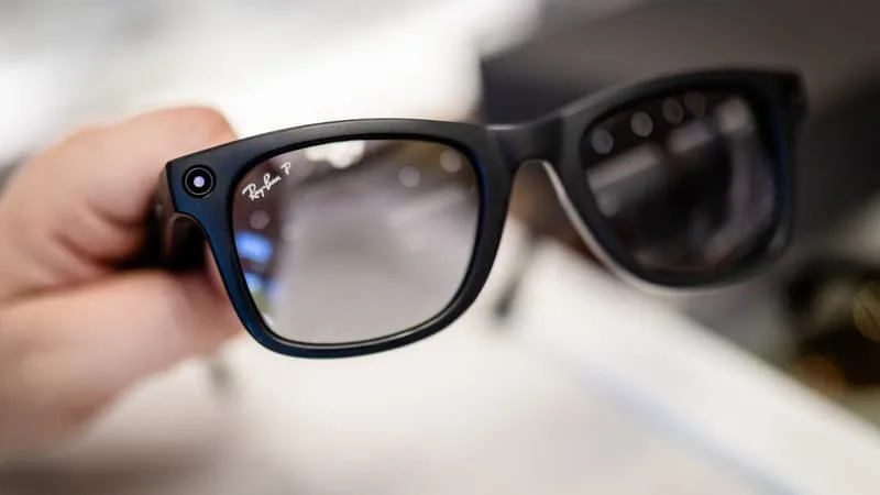 FACE AU TOLLÉ, META FAIT MARCHE ARRIÈRE SUR SON PROJET DE FAIRE PAYER LA FONCTION FOCUS VOCAL DE SES LUNETTES CONNECTÉES